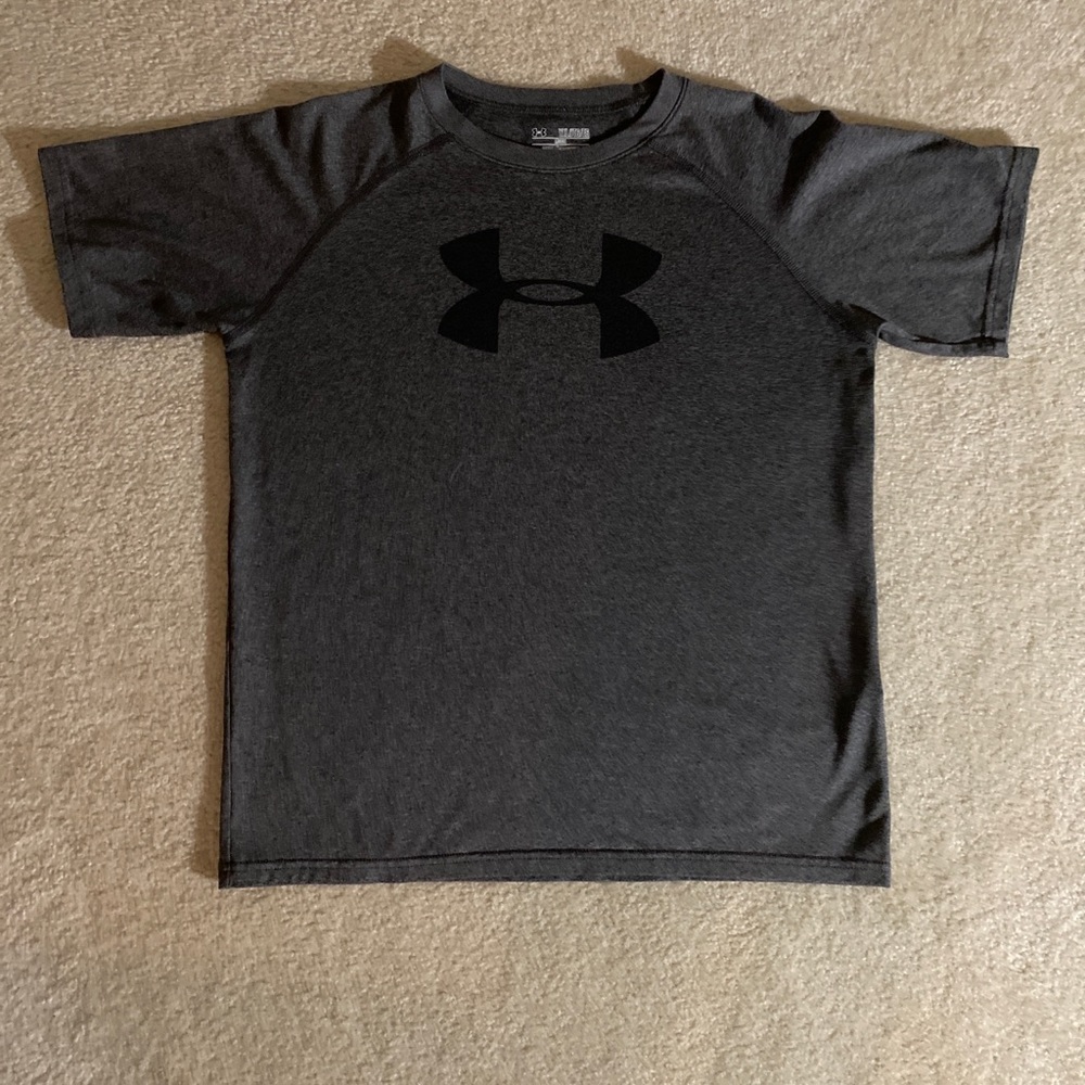 Youth Under Armour Shirt - size youth XL